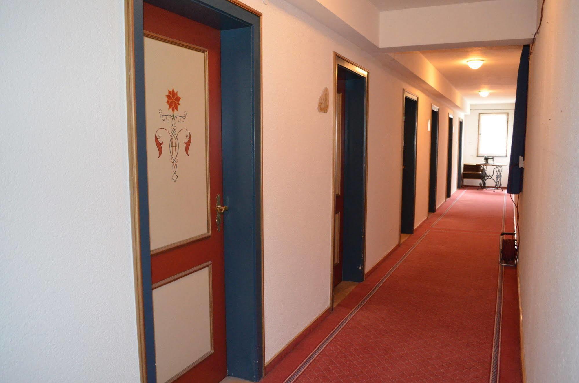 Hotel Waldhorn ヴァインガルテン エクステリア 写真
